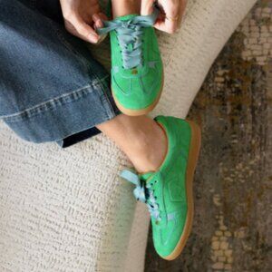 NIB Birdies The Jay Sneaker in Kelly Green Suede